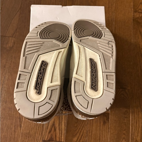 Nike Air Jordan 3 Palomino - Picture 6 of 8
